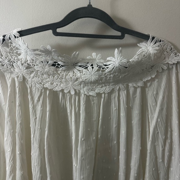 AMOLI White Swiss Dot Off-the-Shoulder Boho Blouse - 100% Cotton - NWT - Picture 3 of 8